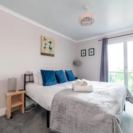 Stylish Chic Retreat: 1-Bed, Near Canary Wharf Londres Extérieur photo